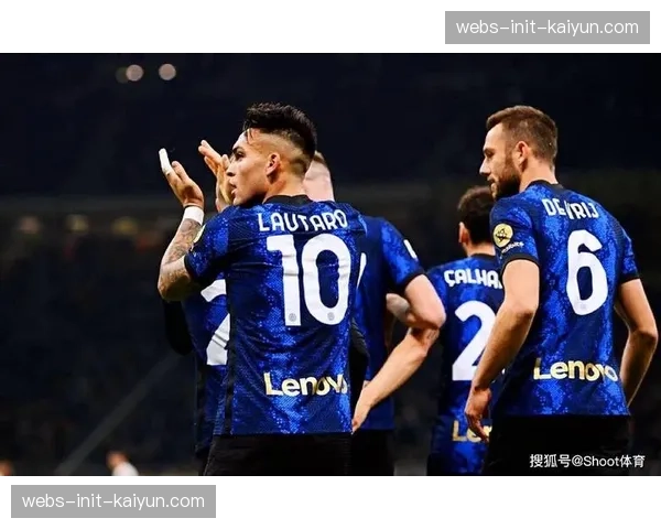 深度复盘：国际米兰如何用三中卫体系限制住利物浦的边路进攻