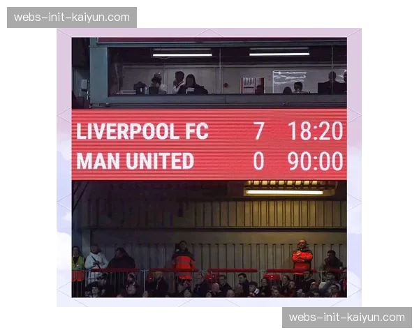 特写:一位盲人球迷通过触感音频解说设备,在安菲尔德“观看”双红会 特写:一位盲人球迷通过触感音频解说设备,在安菲尔德“观看”双红会